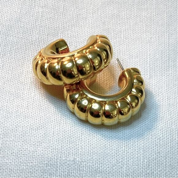 1950s VINTAGE JUDY LEE JEWELRY MID CENTURY EARRINGS GOLDTONE POST HOOPS - Picture 4 of 11